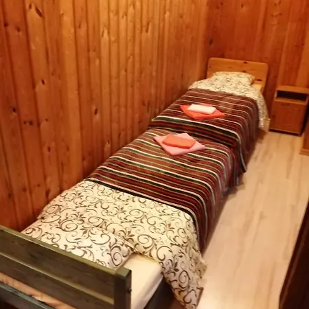 Tuuli Majutus * Torva